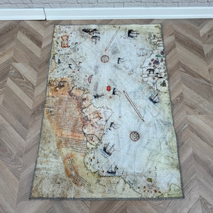Tapis carte Piri Reis, tapis Piri Reis, tapis tendance, tapis carte, tapis en chenille, tapis coloré, marchepied, tapis cool, tapis d'extérieur, carpette, tapis beige,