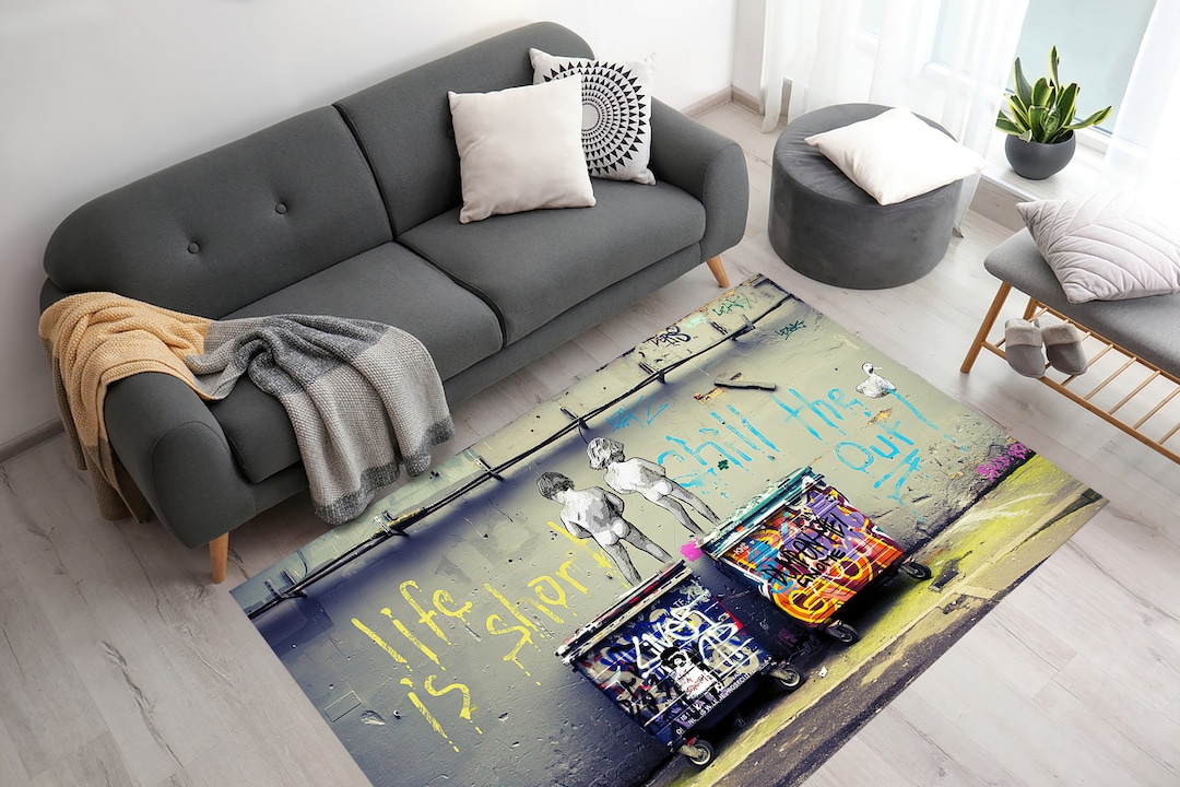 ARTSPRINTS - Quadro Su Tela Banksy 'Life Is Short' Bambini Che Fanno Pipì, 102x76 Cm, Cornice Nera Inclusa, Pronta Da Appendere