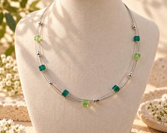 Grüne Halskette mehrreihig mit Würfelperlen | Filigrane Kette in Grün & Silber | Damen Schmuck | Magnetverschluss | Geschenkidee
