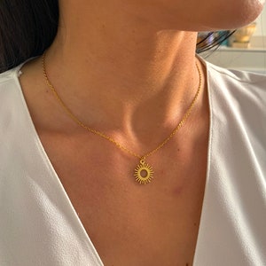 NataschaWoge® SUN minimalistische sieraden ROESTVRIJ STAAL gouden roségouden zilveren ketting ketting hanger cadeau voor haar Hollow Sun gouden ketting afbeelding 1