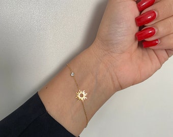 NataschaWoge® 18 K Gold Sonne minimalistich Armband zierliches kleines Sun Hollow Boho Geschenk für Sie spiritueller Schmuck Goldschmuck