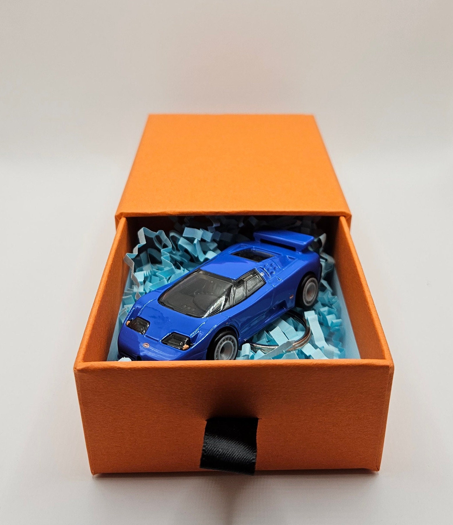 BUGATTI EB 110 ミニカー ディスプレイケース付 BUGATTI EB 110