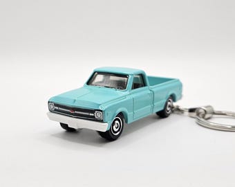 Chevy Pickup Truck Keychain (Free Gift Box)