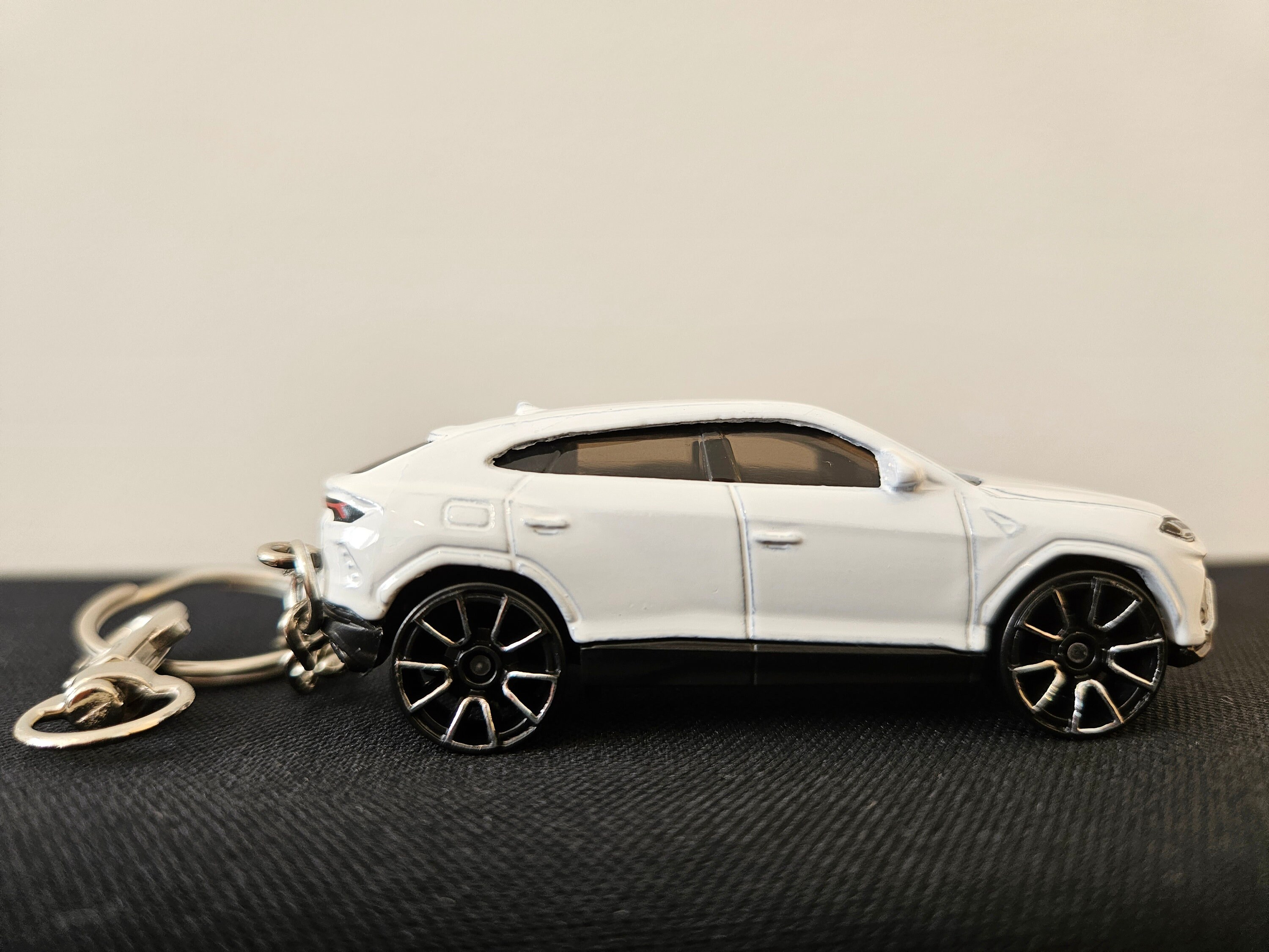 Urus Keychain free Gift Box Etsy