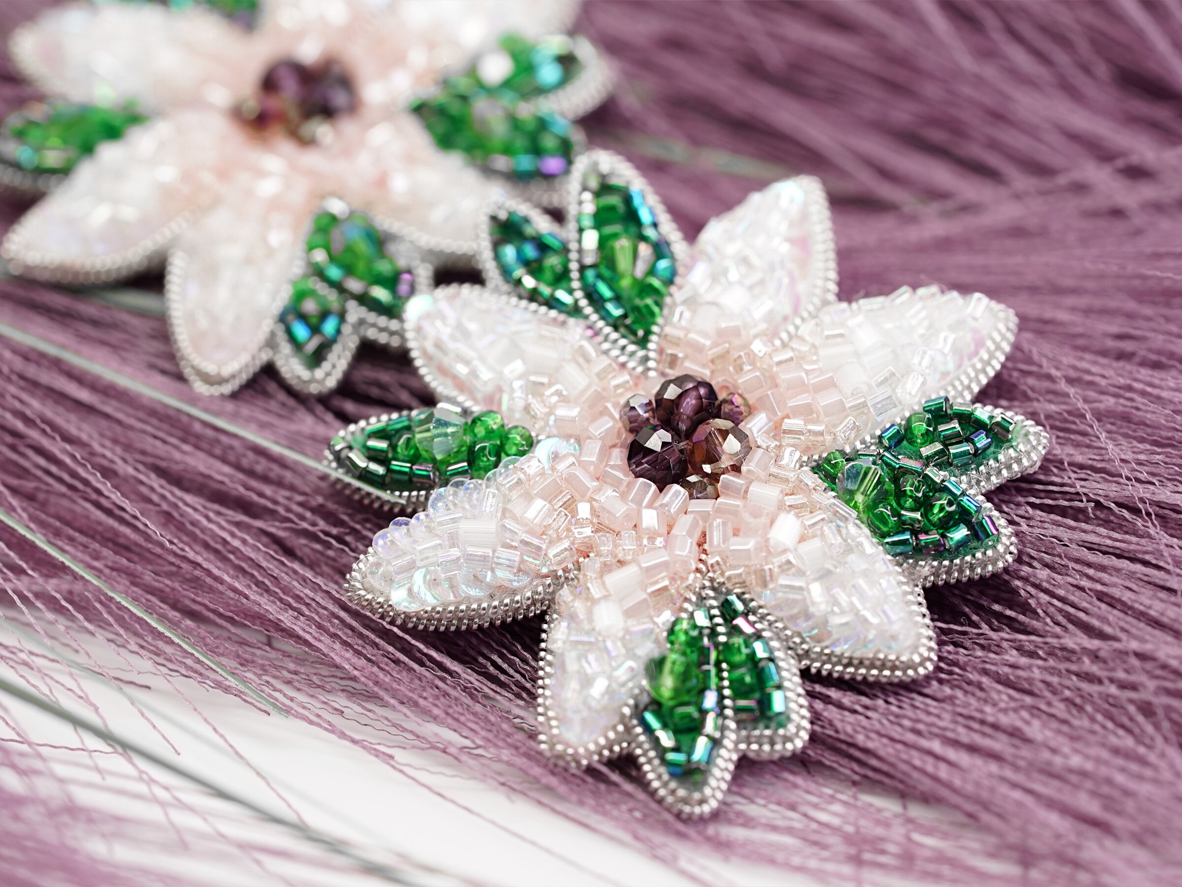 Spring Flower Beaded Brooch - Thumbnail 4