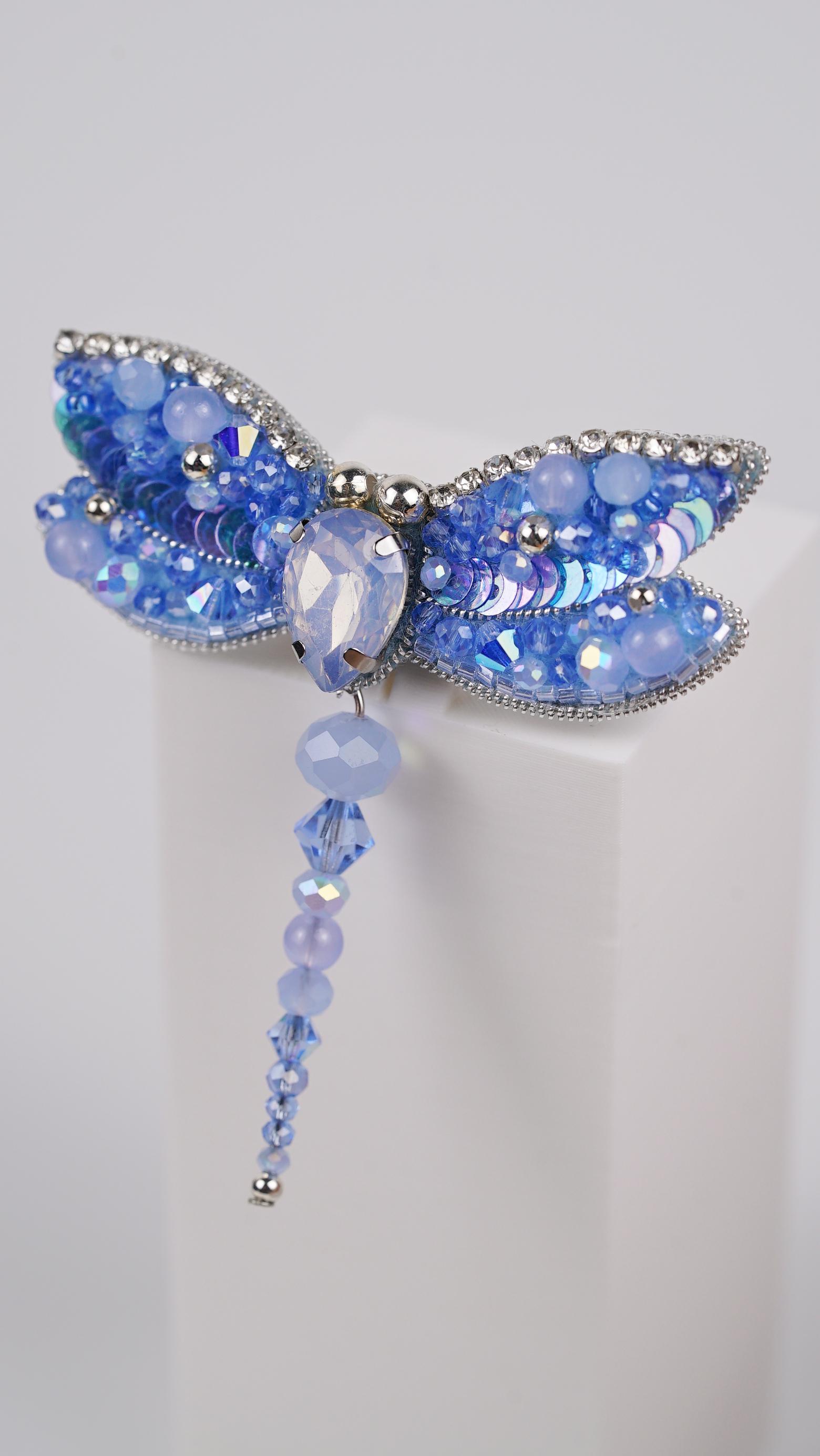 Sky Blue Dragonfly Beaded Brooch – Handmade Swarovski Bead Brooch – Sparkling Blue Insect Pin – Gift for Nature Lover – Unique Jewelry - Thumbnail 5