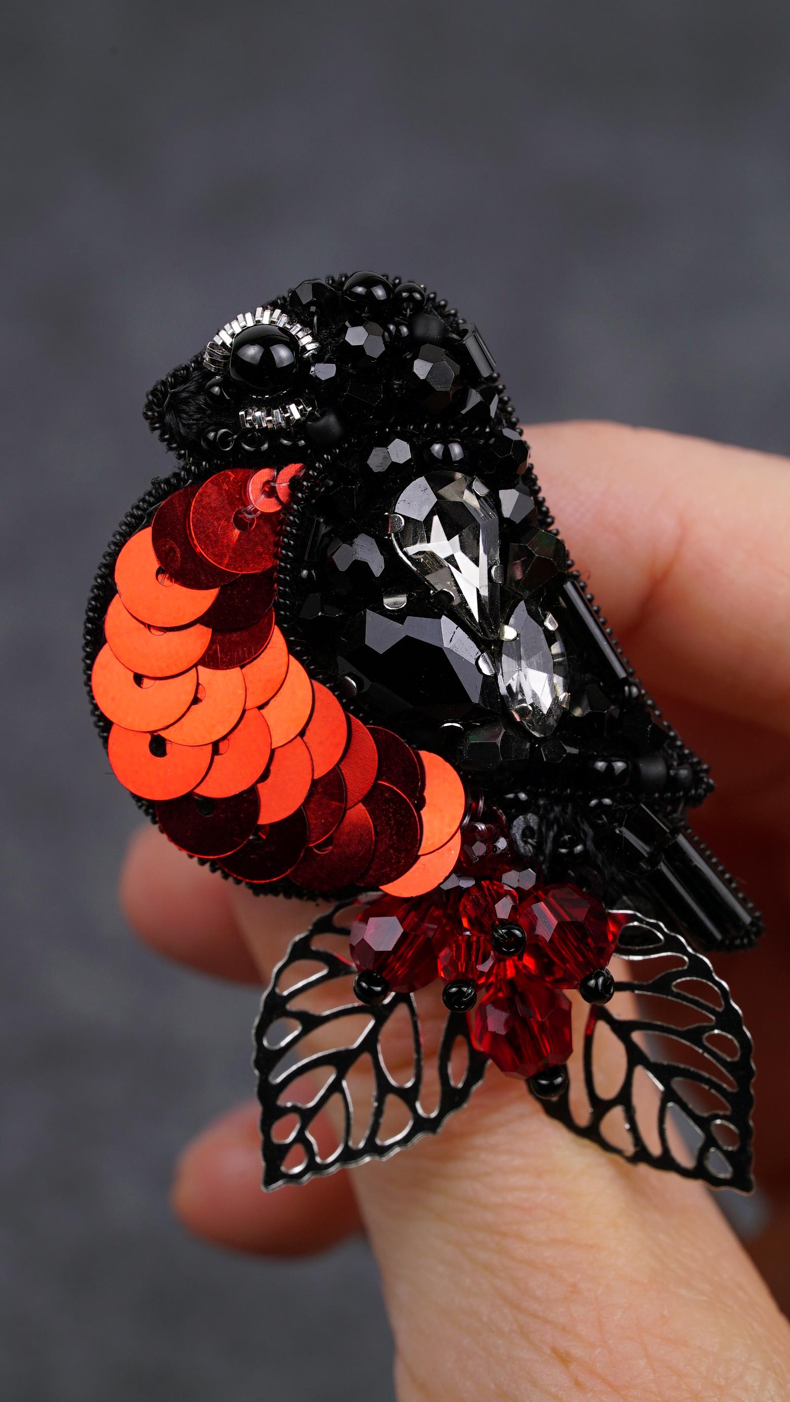 Bullfinch Bird beaded brooch, handmade beaded bird brooch, beaded embroidery, winter bird, Christmas gift - Thumbnail 5