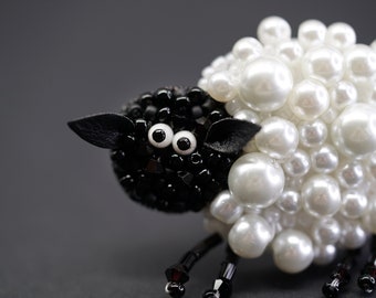 Glass Pearl Sheep Brooch: Handmade Beaded Farm Animal Pin
