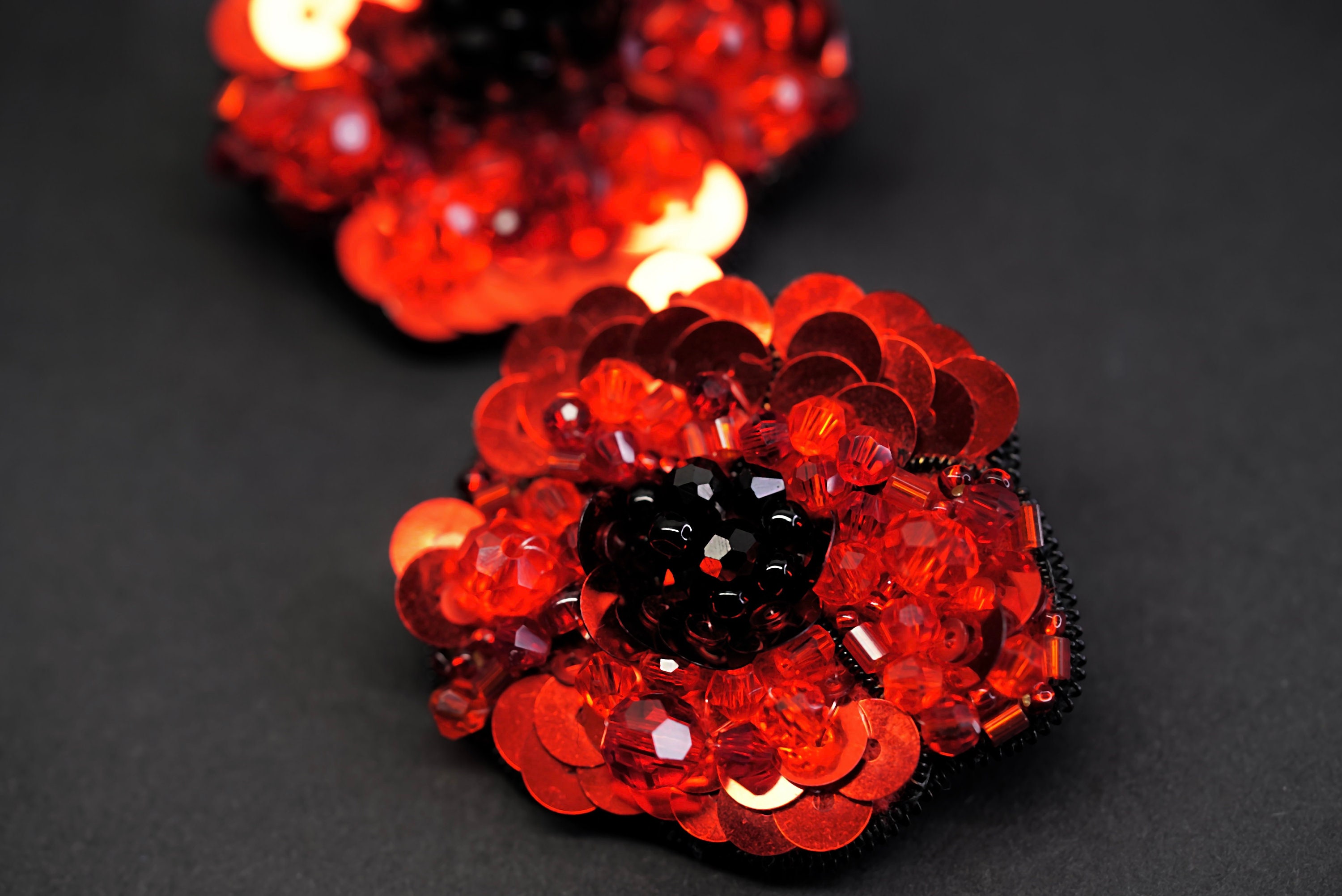 Red Flower Beaded Brooch - Thumbnail 3