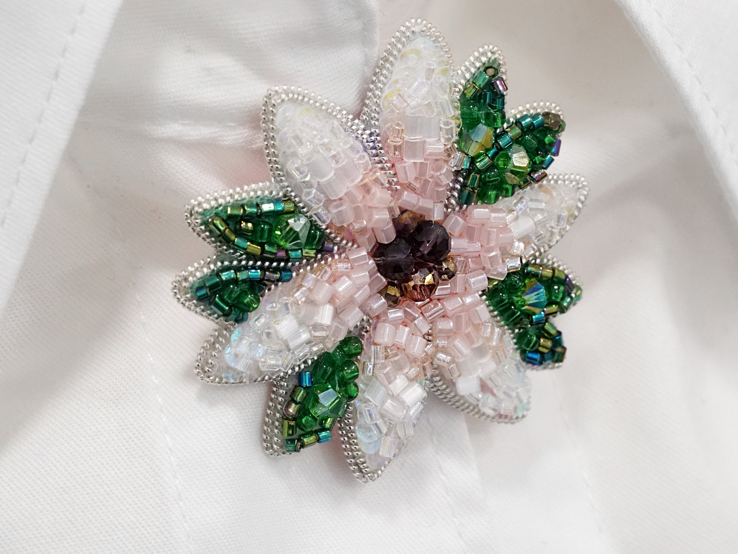 Spring Flower Beaded Brooch - Thumbnail 2