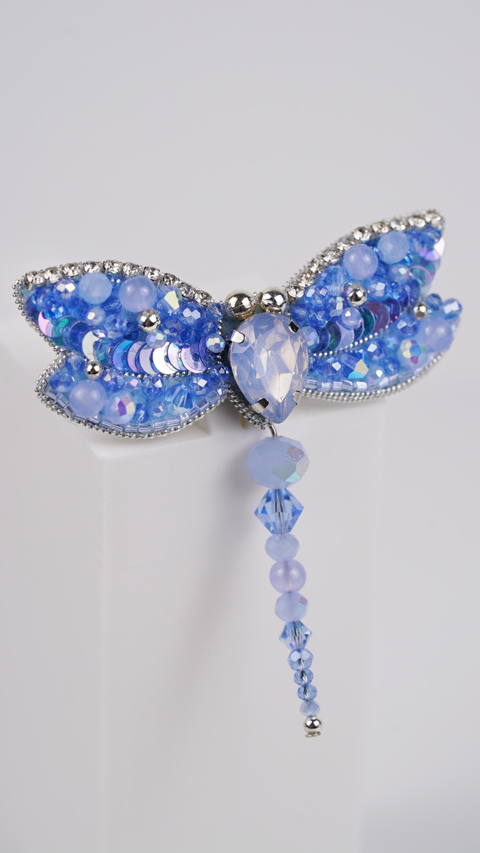 Sky Blue Dragonfly Beaded Brooch – Handmade Swarovski Bead Brooch – Sparkling Blue Insect Pin – Gift for Nature Lover – Unique Jewelry - Thumbnail 4