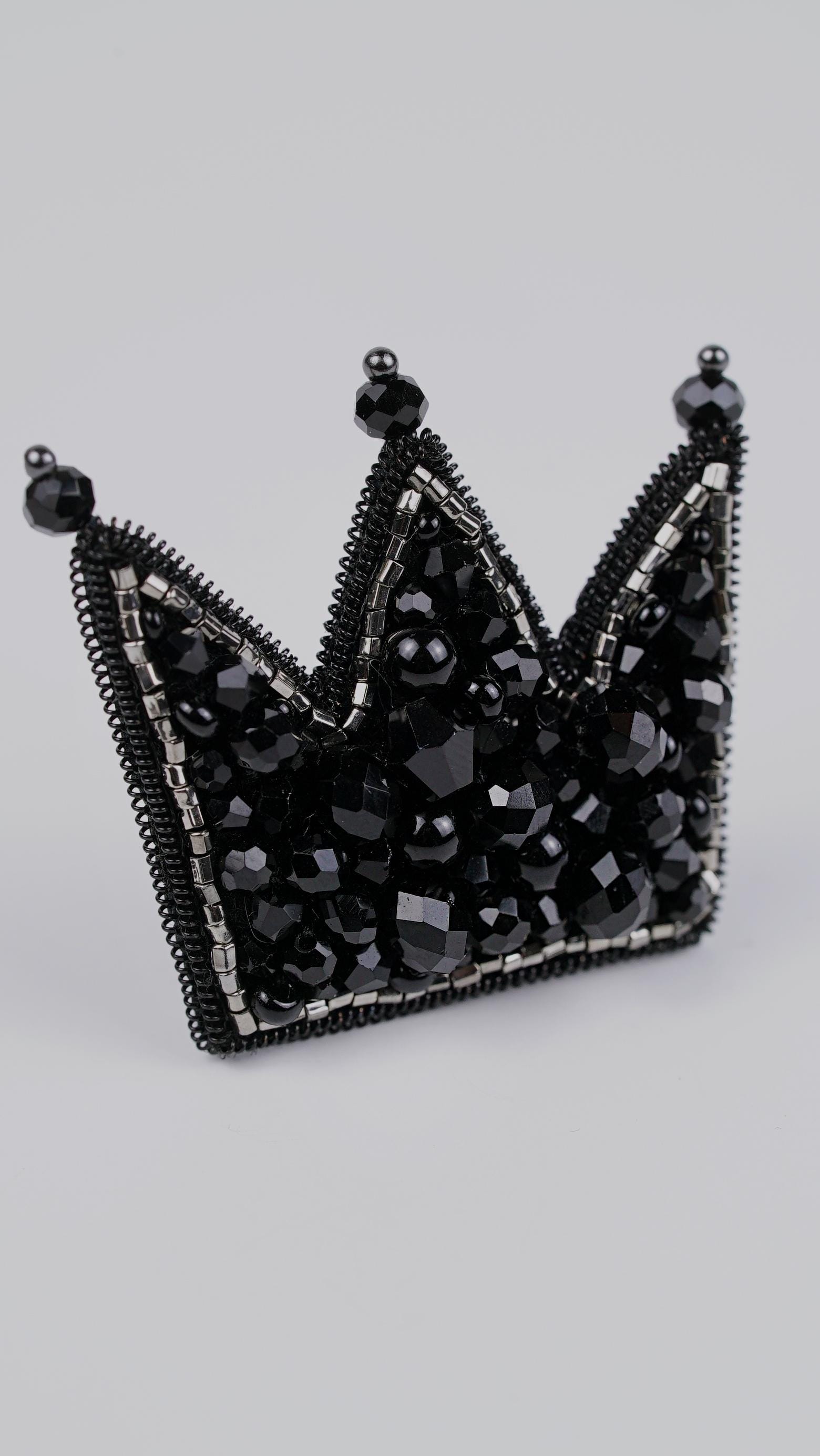 Beaded Crown Brooch, Handmade beaded brooch, inspired by Jean-Michel Basquiat - Thumbnail 2