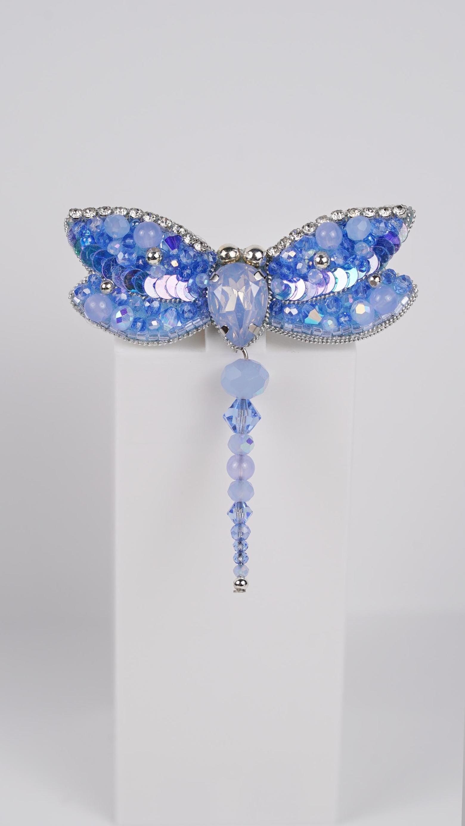 Sky Blue Dragonfly Beaded Brooch – Handmade Swarovski Bead Brooch – Sparkling Blue Insect Pin – Gift for Nature Lover – Unique Jewelry