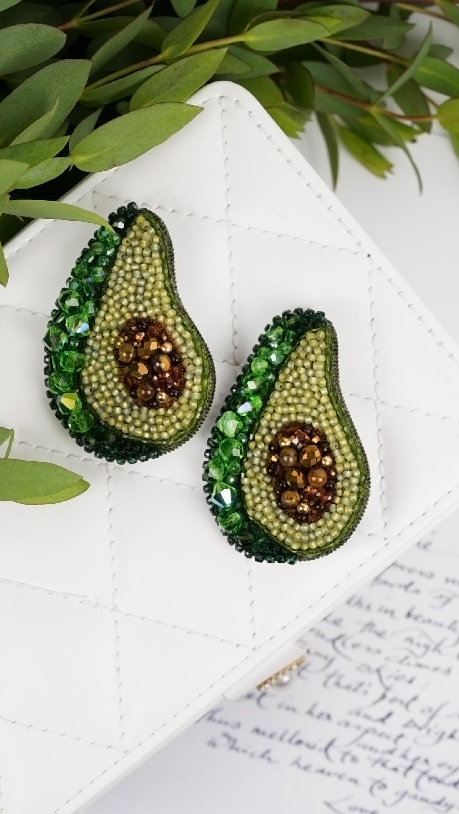 Handmade Avocado Beaded Brooch – Swarovski Crystal Beads – Fun Fruit Pin – Playful Statement Accessory – Gift for Foodie – Green Jewelry - Thumbnail 7