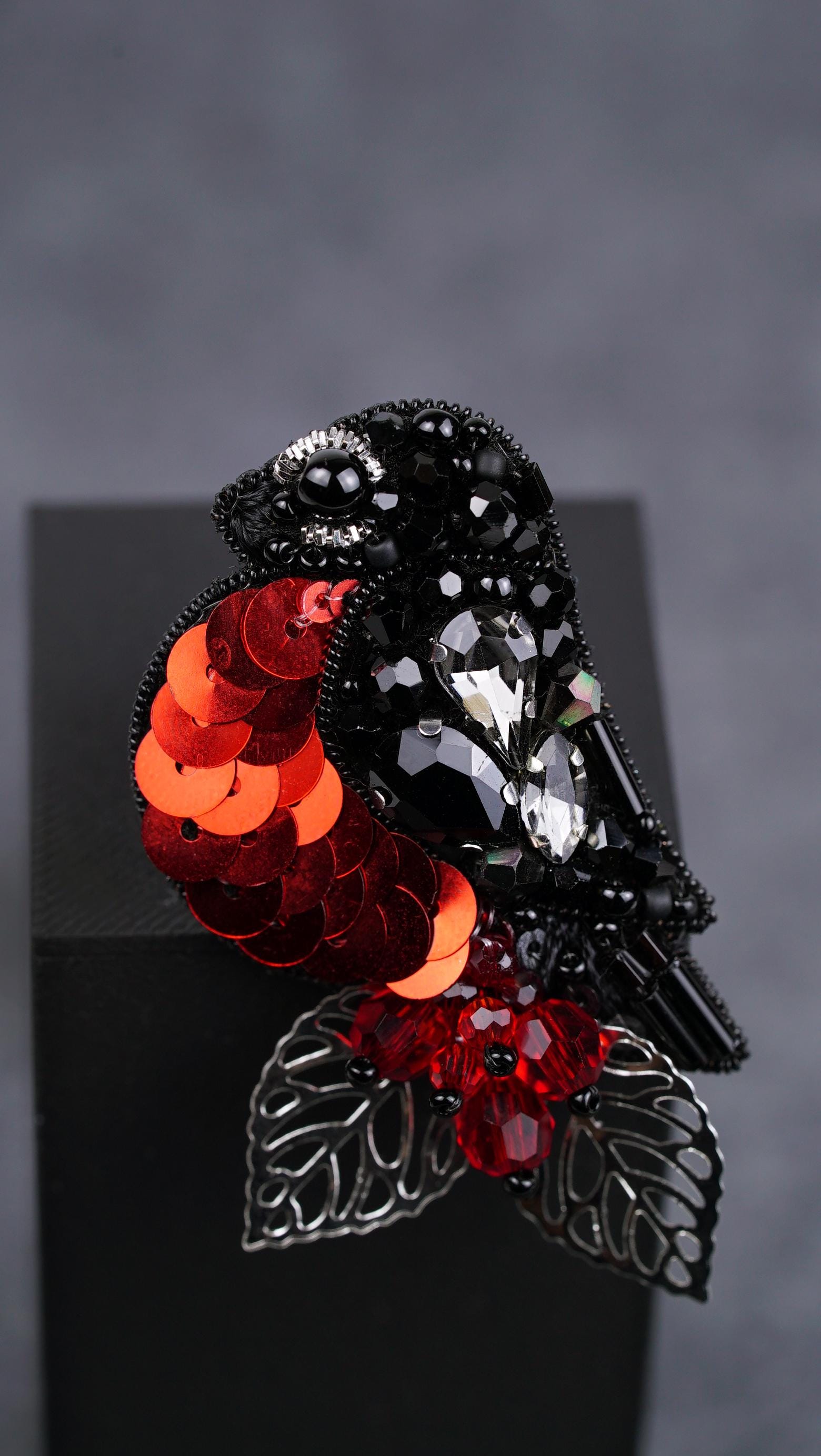 Bullfinch Bird beaded brooch, handmade beaded bird brooch, beaded embroidery, winter bird, Christmas gift - Thumbnail 7