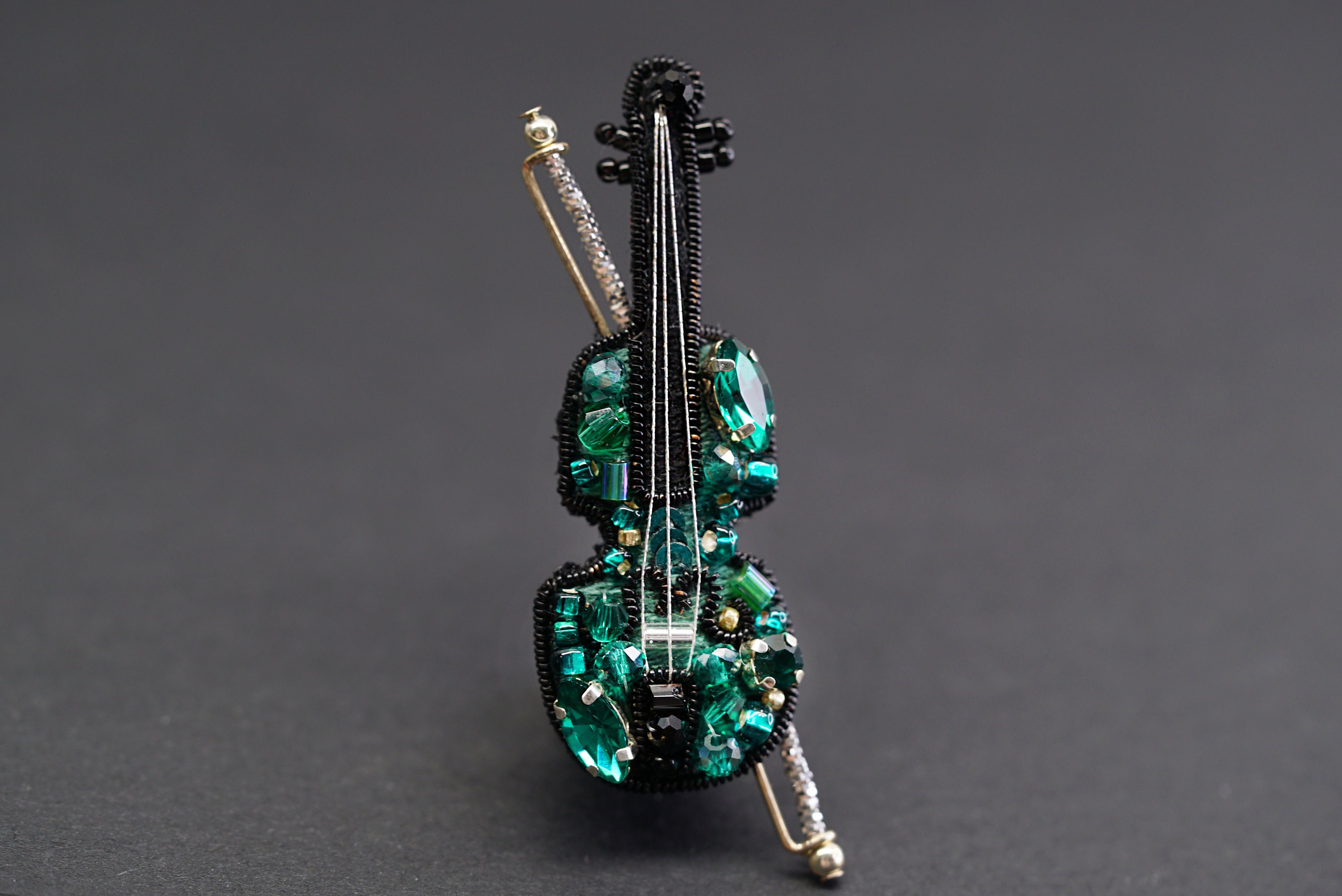 Violin Beaded Brooch - Thumbnail 4