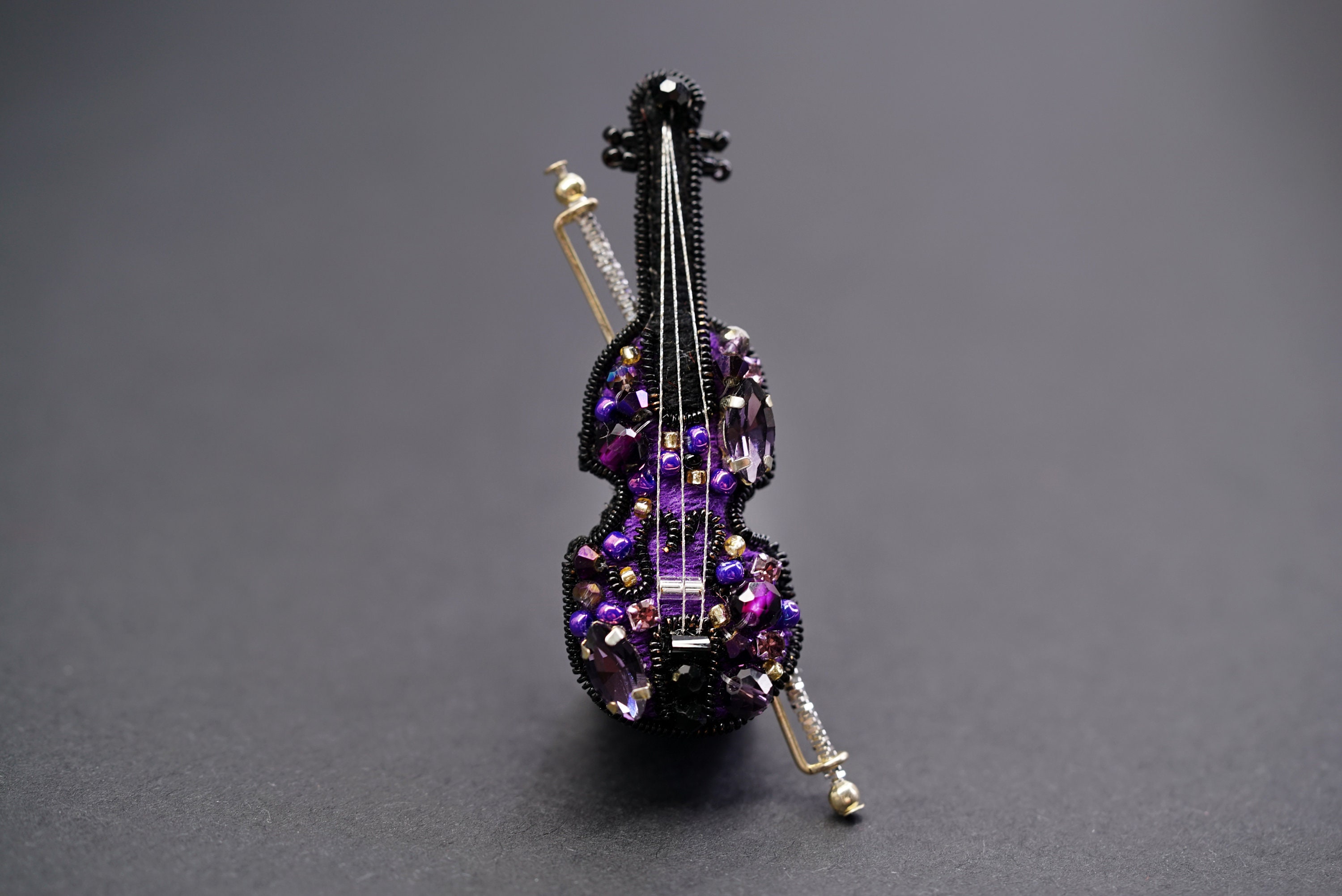 Violin Beaded Brooch - Thumbnail 7