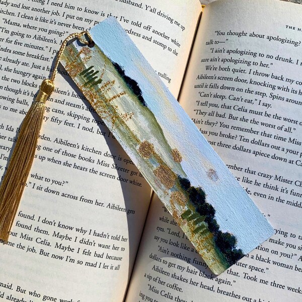 Hand-painted Wooden Bookmark with Customizable Tassel Color