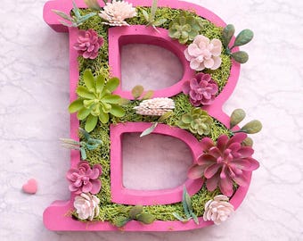 Personalized Valentine’s Day Moss Letter Decor – Pink Floral Succulent Initial – Romantic Gift for Her