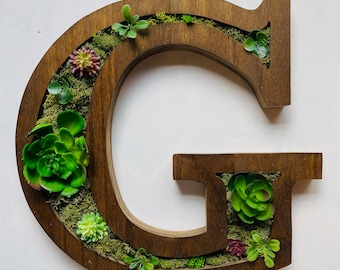 Letra G de madera rellenable / Monograma de suculenta de madera