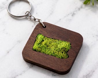 Moss State Keychain, All 50 States Keychain, Wooden State Keychain, Personalized State Gift, Nature Keychain, Gift for Him Her