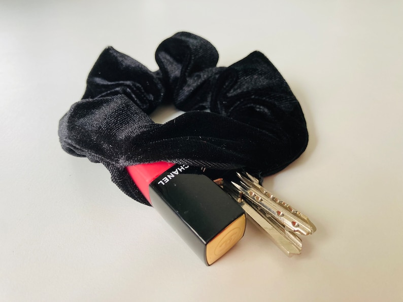 Zipper scrunchie, zip scrunchie, hidden storage, stashie, secret pocket, descreate black velvet, Mothersday Day Gift Hair Scrunchies, Velvet Hair Scrunchies for Easter Gift