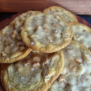 Homemade Gourmet White Chocolate Macadamia Nut Cookies, Large Size, Freshly Baked
