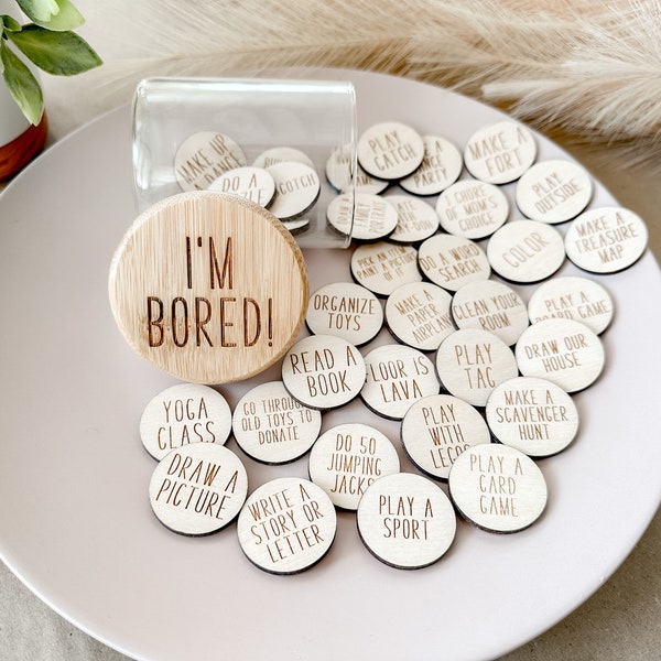 I'm Bored Jar. Kids play ideas. craft ideas. wooden toy. things to do list. photo props. summer holiday ideas. free games. family activities