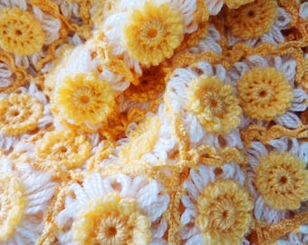 Handmade Wool Crochet Bedspread, Floral Crochet, Vintage Bedspread, Wedding Bedding, Romantic Luxury Bedroom Décor, Chic Bedroom, Bedcover