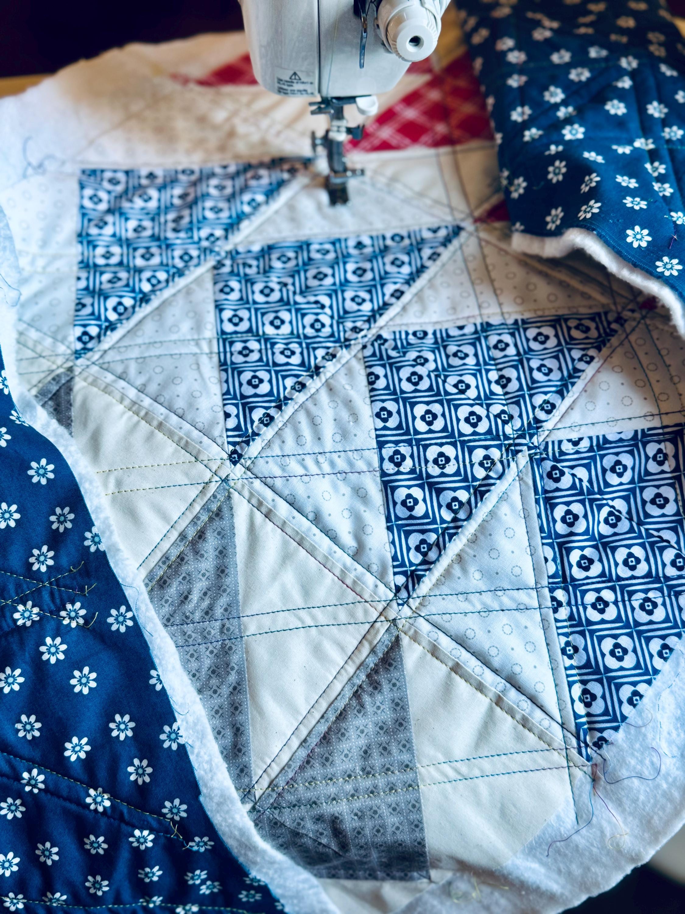 Flying Geese Table Runner Quilt Pattern – Easy Modern Quilt PDF - Etsy