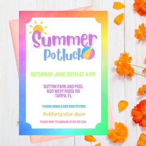 Può includere: Un invito colorato per un potluck estivo in piscina. Il design presenta il testo "Summer Potluck" con un sole e una grafica di pallone da spiaggia. I dettagli includono la data, l'ora, il luogo a Tampa, FL e le informazioni RSVP. Fiori e petali arancioni decorano lo sfondo.