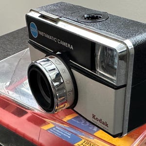 Kodak Instamatic 255-X Camera w/ Box | Untested Retro Analog Film Camera | 1970s Photography Collectible | Vintage Home Decor Gift