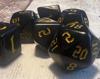 Black Dice Set, Gold Italic Numbers, Dungeons and Dragons. TTRPG