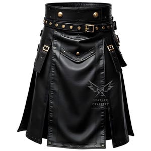 Può includere: Kilt in pelle nera con fibbie e borchie dorate. Il kilt ha un design plissettato e una patta anteriore.