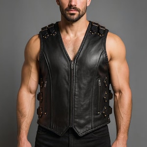 Men&#39;s Steampunk Leather Vest - Handmade Real Leather Tactical Vest - Gothic Festival Cosplay Armor Vest - LARP Fantasy Sleeveless Top