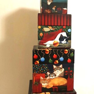4 Nesting Squeeky The Cat, Bob's Boxes By R. A. Lang Card Co. With Artwork By American Artist Lowell Herrero. "Christmas Cats"