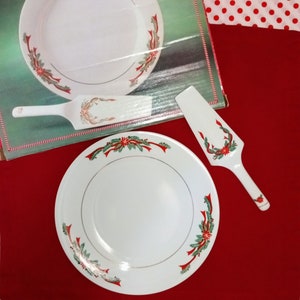 New (1980&#39;s), Tienshan&#39;s Poinsettia & Ribbons Cake Plate And Matching Server. In Original Box, Never Used