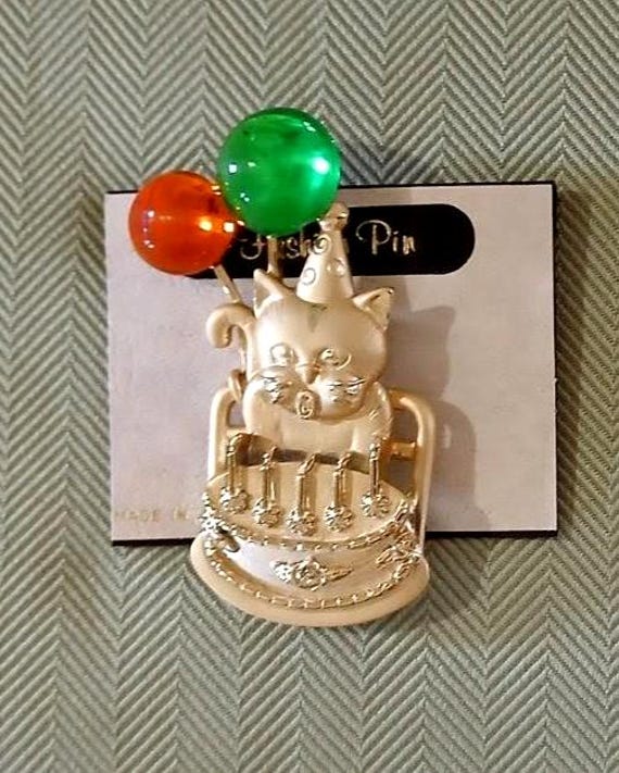 Vintage Birthday Cat Brooch By American Jewelry Chain Company (AJC). Gold Tone With Reflective Green And Orange 1/2 Circle Balloons