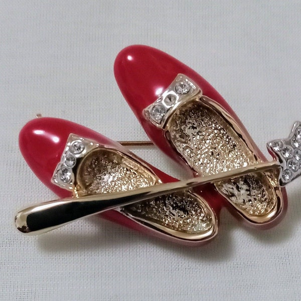 Dorothy's Ruby Slippers And Glinda's Magic Wand Brooch. Red Enamel, Faux Stones And Gold