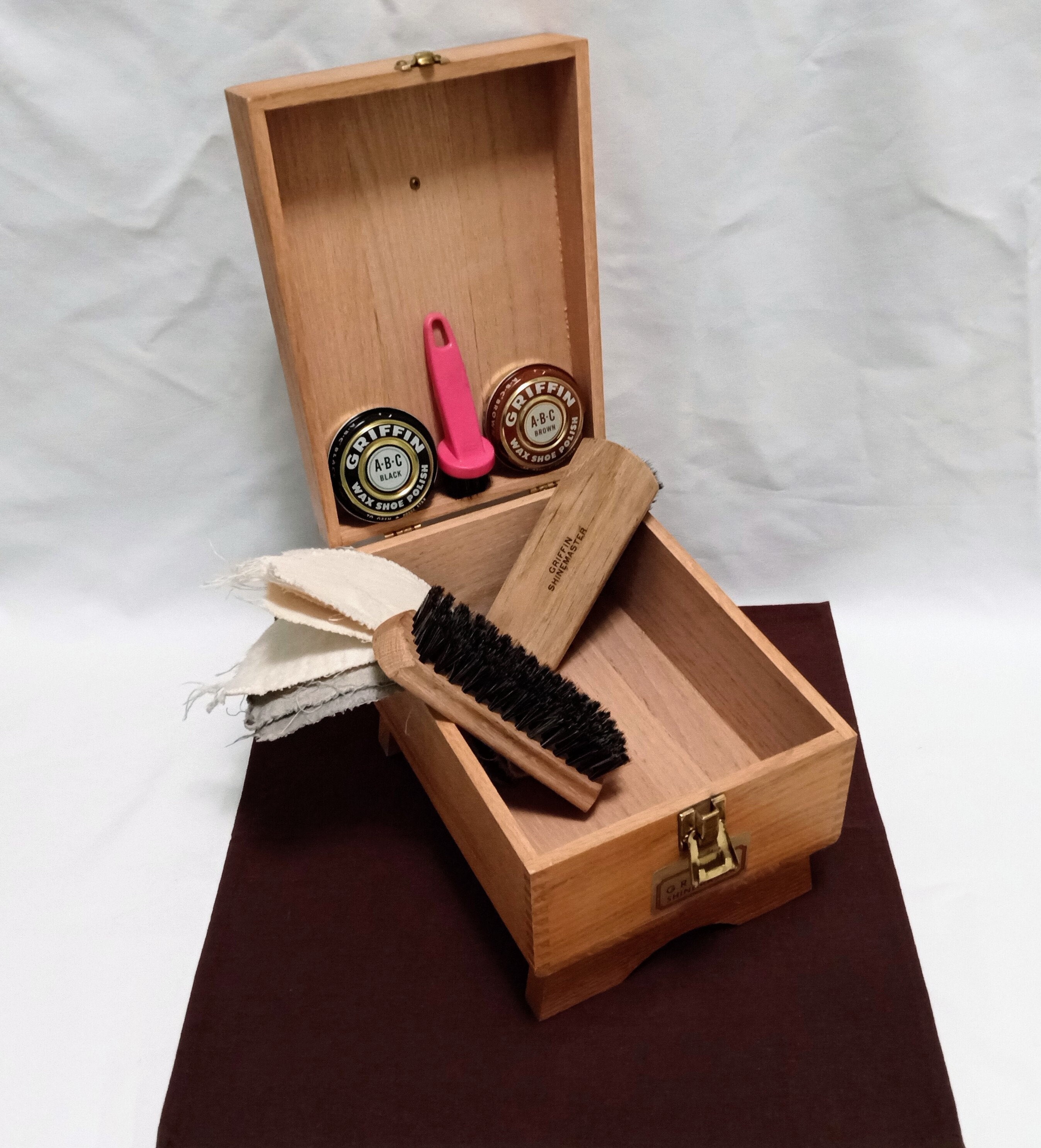 VINTAGE STAFFORD SHOE SHINE KIT/BOX--GOOD SHAPE-INCLUDES CONTENTS-DOVETAIL  BOX