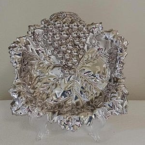 Godinger "Grape" Sterling Silver Grapes, Vine, Leaves And Leaf Vein Dish. With Repousse Raised Details. Leaf Shaped Edge And Vine