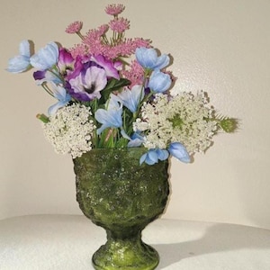 1960&#39;s E.O. Brody Co. Avocado Crinkle, Embossed Glass Footed Vase. Made In Cleveland Ohio