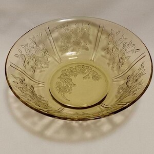 Federal Glass 1935-1939 "Sharon" Pattern Golden Glow Serving Bowl. It Has A Rose Design