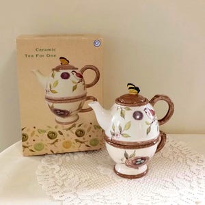 Ceramic "Tea For One" Teacup/Tea Pot Set With Butterfly Lid. Discontinued Cracker Barrel. Cream With Brown Trim. Bird And Nest With Eggs