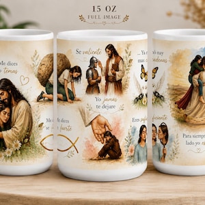 Op de afbeelding: Witte keramische mok met religieuze illustraties en Spaanse tekst. De mok toont afbeeldingen van Jezus met mensen, vlinders en inspirerende zinnen. De mok is 444 ml en heeft een volledig beeldontwerp.