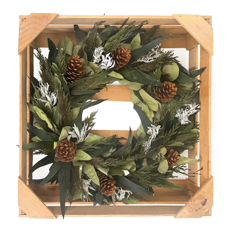Andaluca Pinecone Wreath - Thumbnail 3