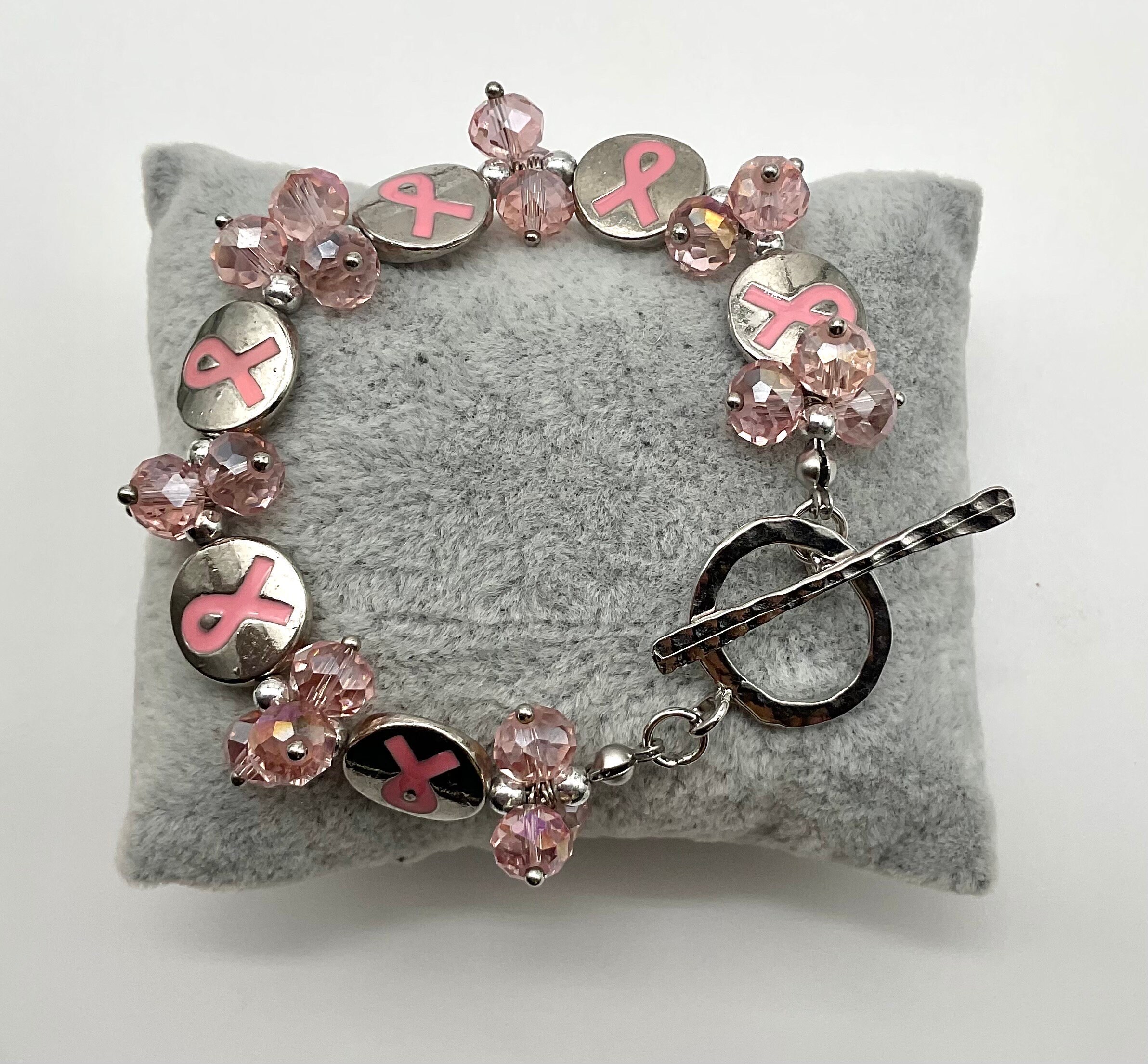 Bracciale Con Cristalli Naturali E Fiocco Per La Sensibilizzazione Al Cancro Al Seno, Con Biglietto Regalo, Lunghezza 18 Cm