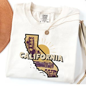 T-shirt Carte de la Californie Comfort Colors®, T-shirt California State, T-shirt Golden State, T-shirt Sunset sur le Golden Gate Bridge, T-shirt Côte californienne
