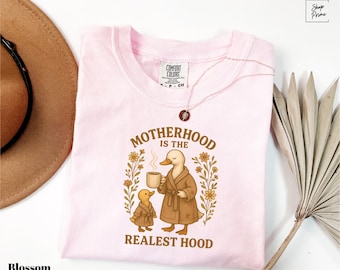 Comfort Colors Motherhood Gooses Tee, Funny Goose Mom Shirt, Retro Motherhood T-Shirt, Boho Retro Mama Tee, Silly Mom Goose Gift For Mom
