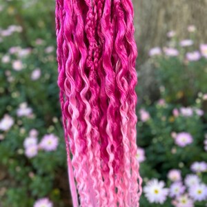 Körsbärsblomsrosa dubbla vågiga dreads